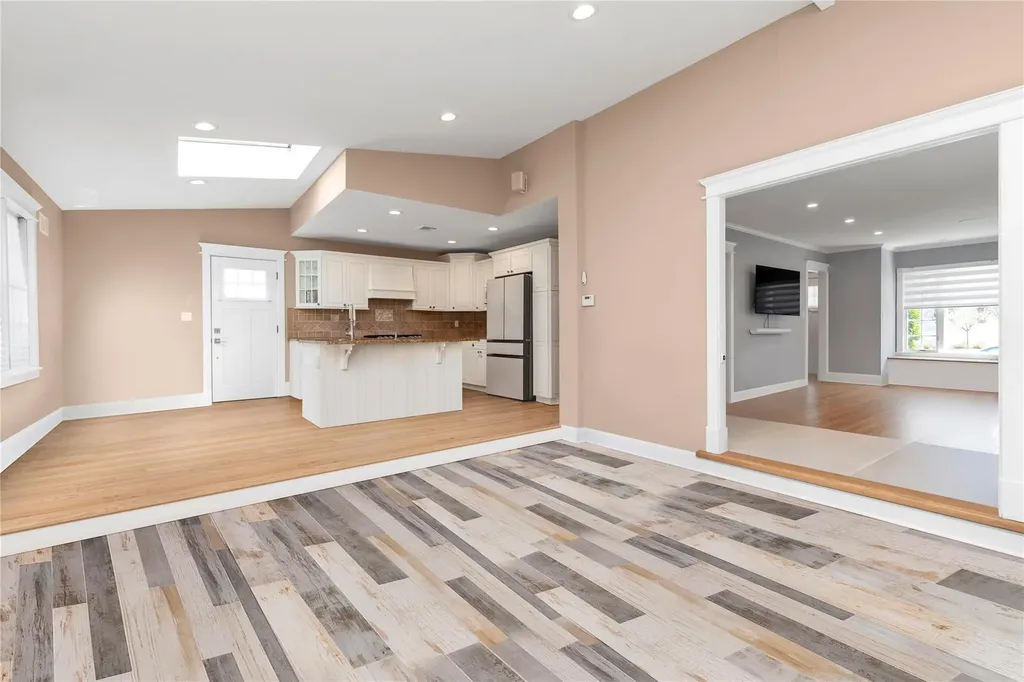 4 Oak Ridge Lane Albertson NY 11507