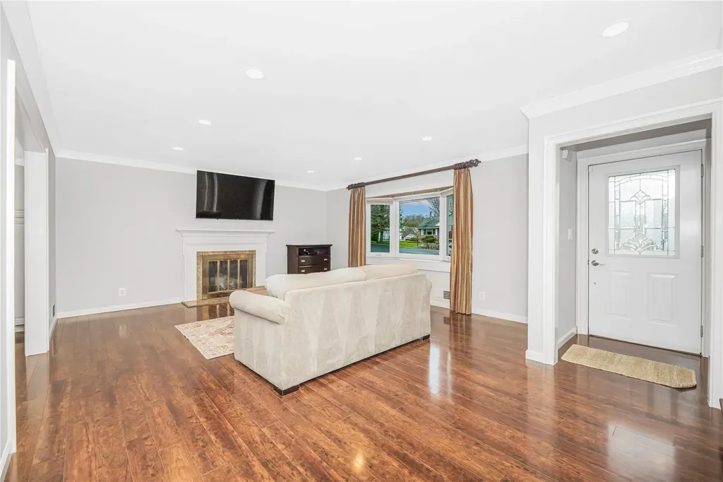 4 Ann Place Valhalla NY 10595
