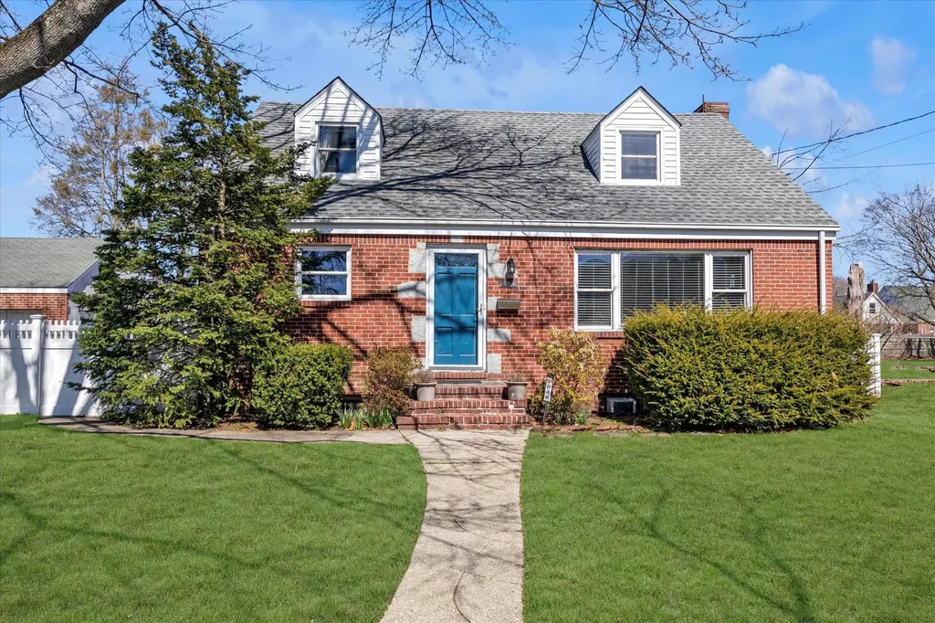 1046 Stewart Avenue Bethpage NY 11714