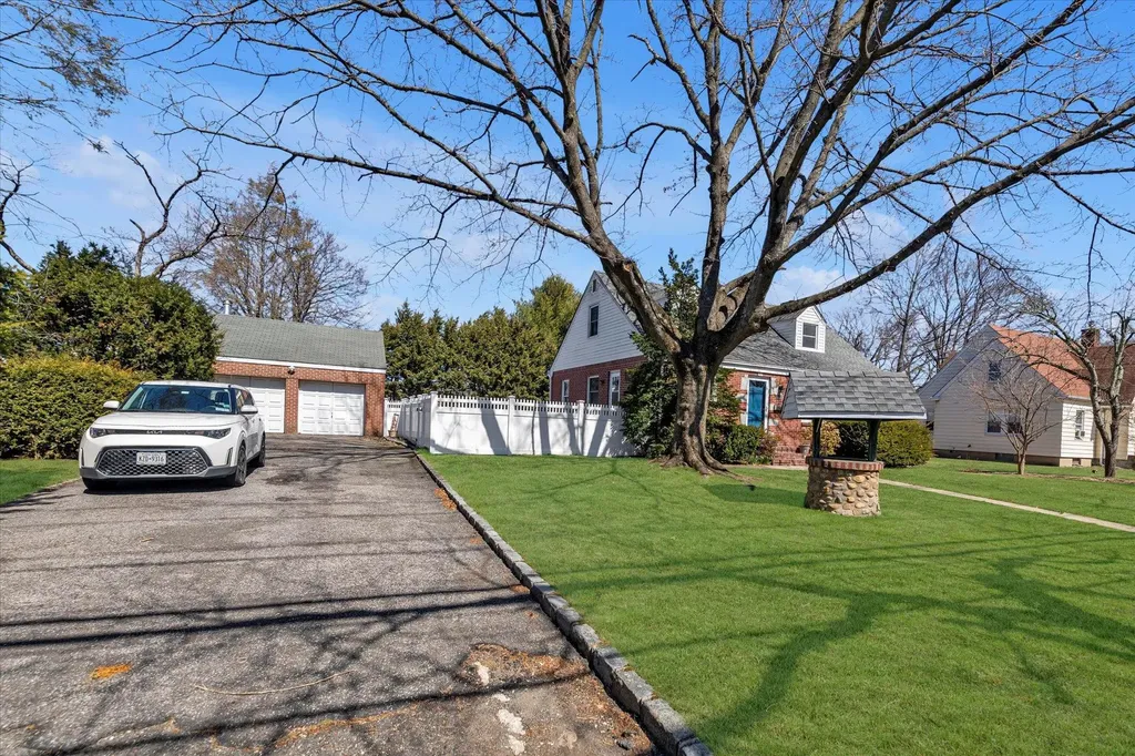 1046 Stewart Avenue Bethpage NY 11714