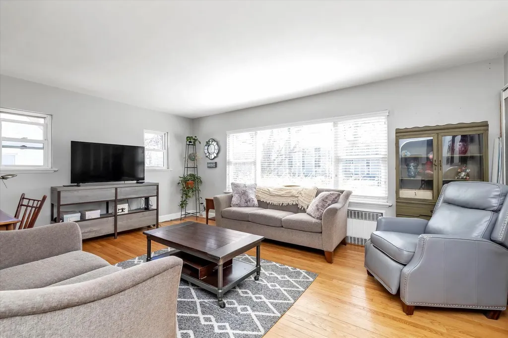 1046 Stewart Avenue Bethpage NY 11714
