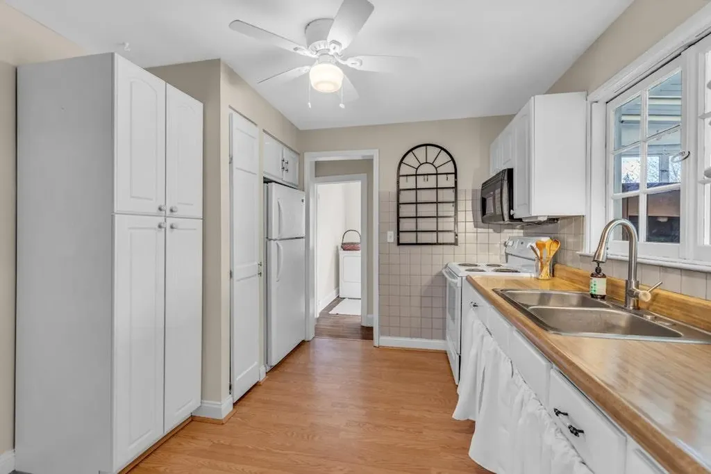 61 Eatondale Avenue Blue Point NY 11715