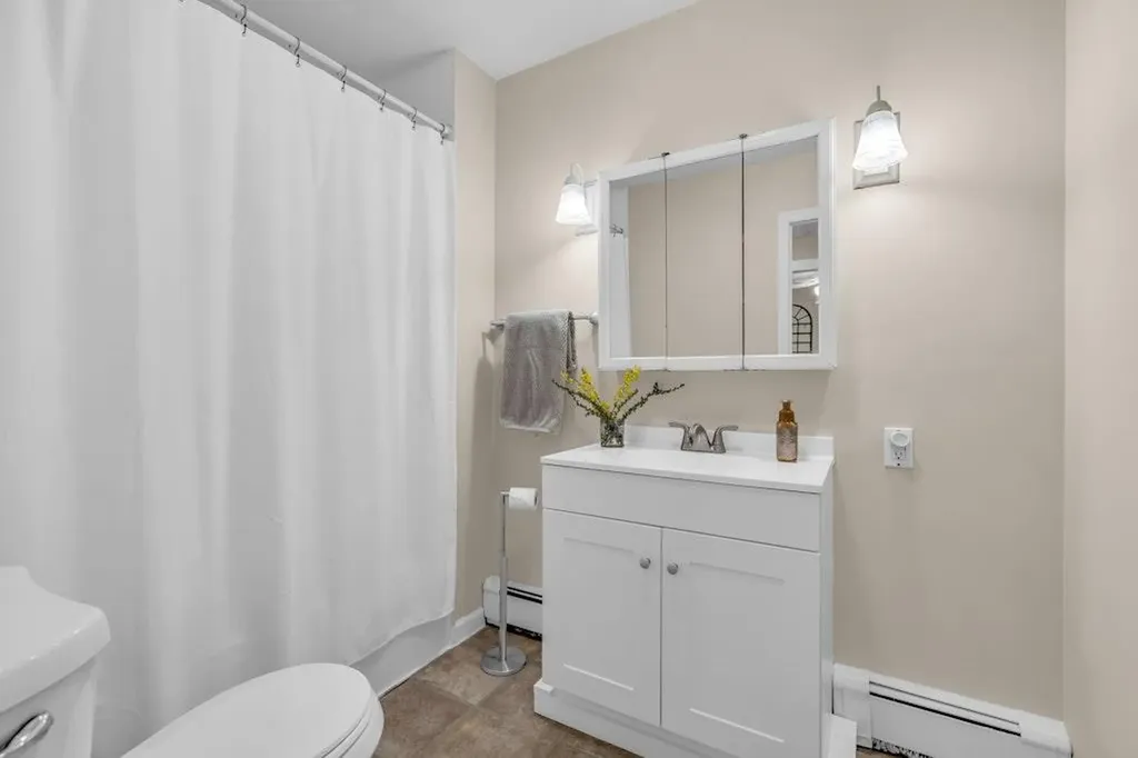 61 Eatondale Avenue Blue Point NY 11715