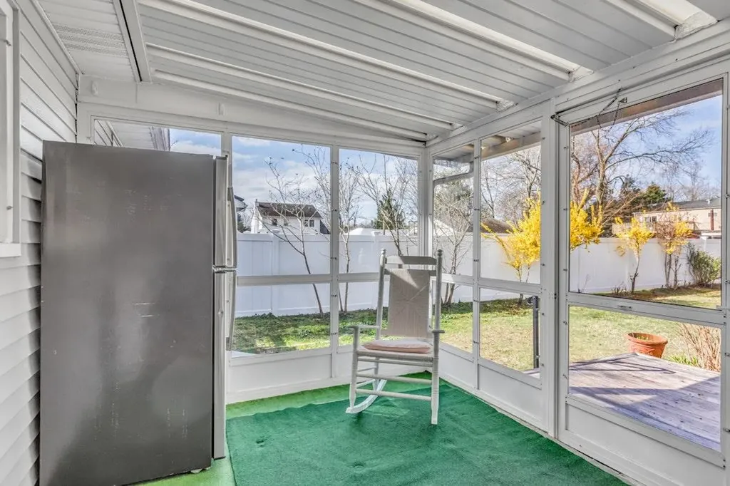 61 Eatondale Avenue Blue Point NY 11715