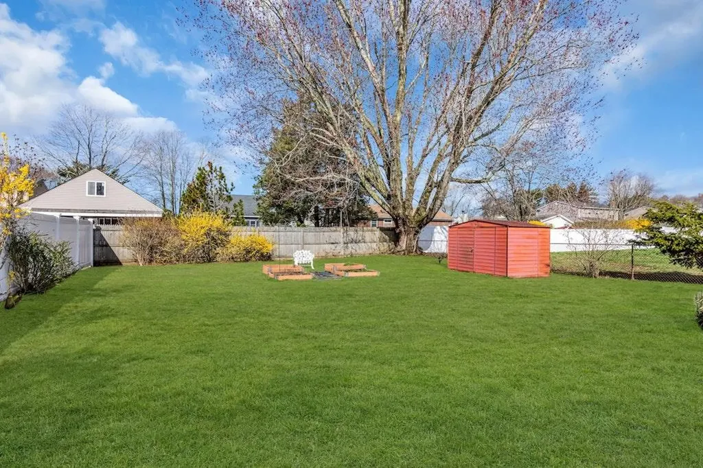 61 Eatondale Avenue Blue Point NY 11715