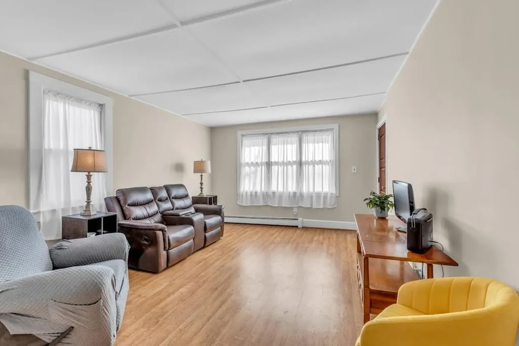 61 Eatondale Avenue Blue Point NY 11715