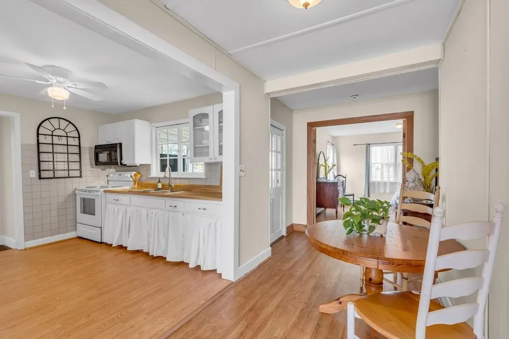 61 Eatondale Avenue Blue Point NY 11715