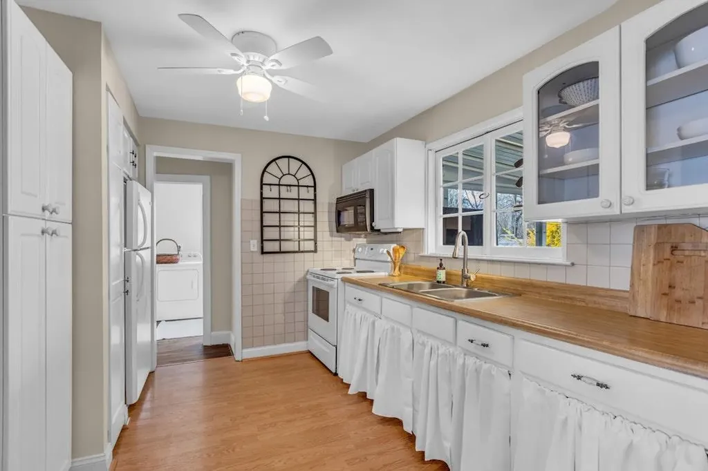 61 Eatondale Avenue Blue Point NY 11715
