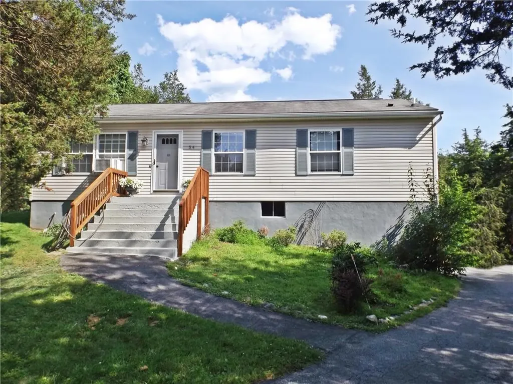 54 Bronson Road Beekman NY 12570