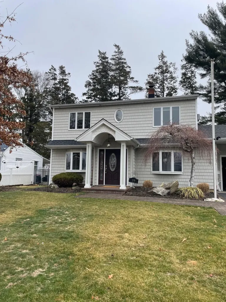 19 Daisy Lane Levittown NY 11756