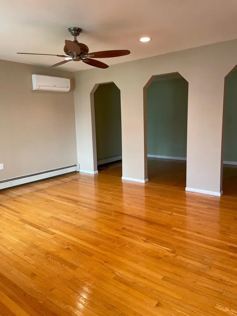 19 Daisy Lane Levittown NY 11756