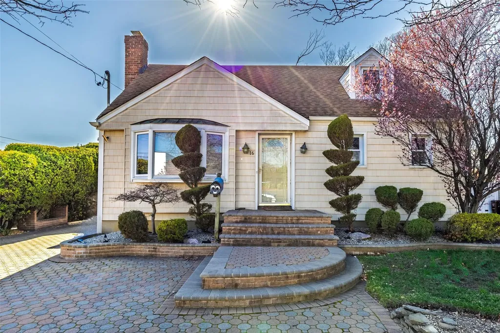 16 Ocean Avenue Bellmore NY 11710