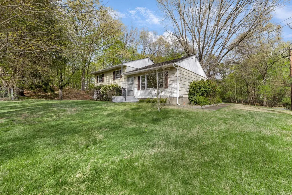 43 Rose Place Central Valley NY 10917