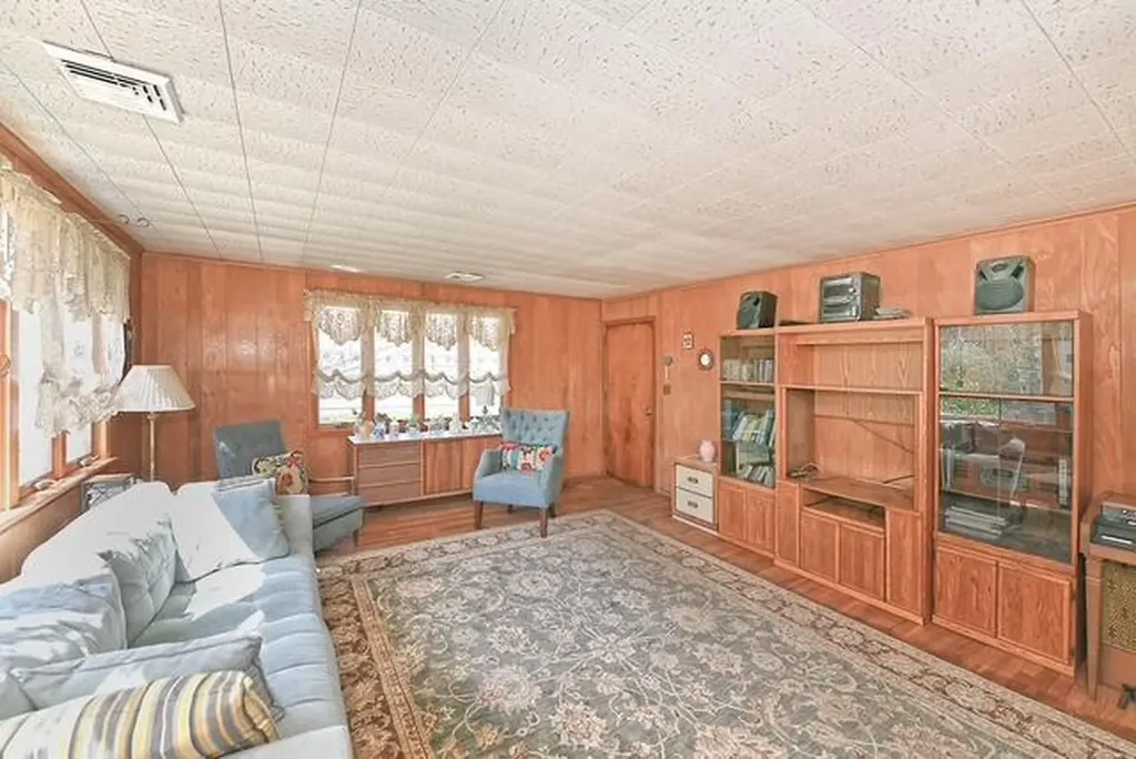 2026 Decker Avenue Merrick NY 11566