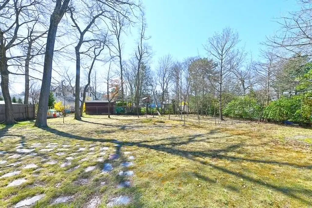 2026 Decker Avenue Merrick NY 11566