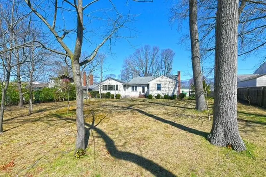 2026 Decker Avenue Merrick NY 11566