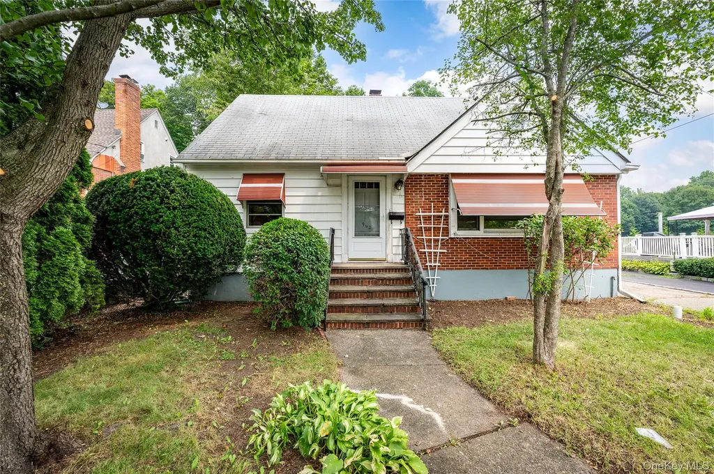 962 Pemart Avenue Peekskill NY 10566
