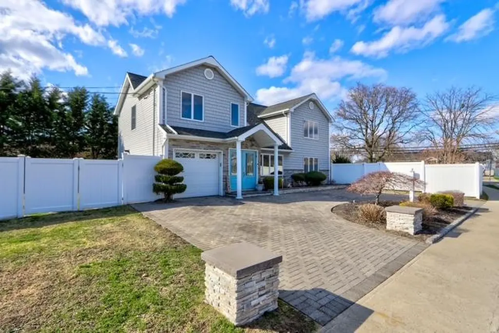 263 Chance Drive Oceanside NY 11572