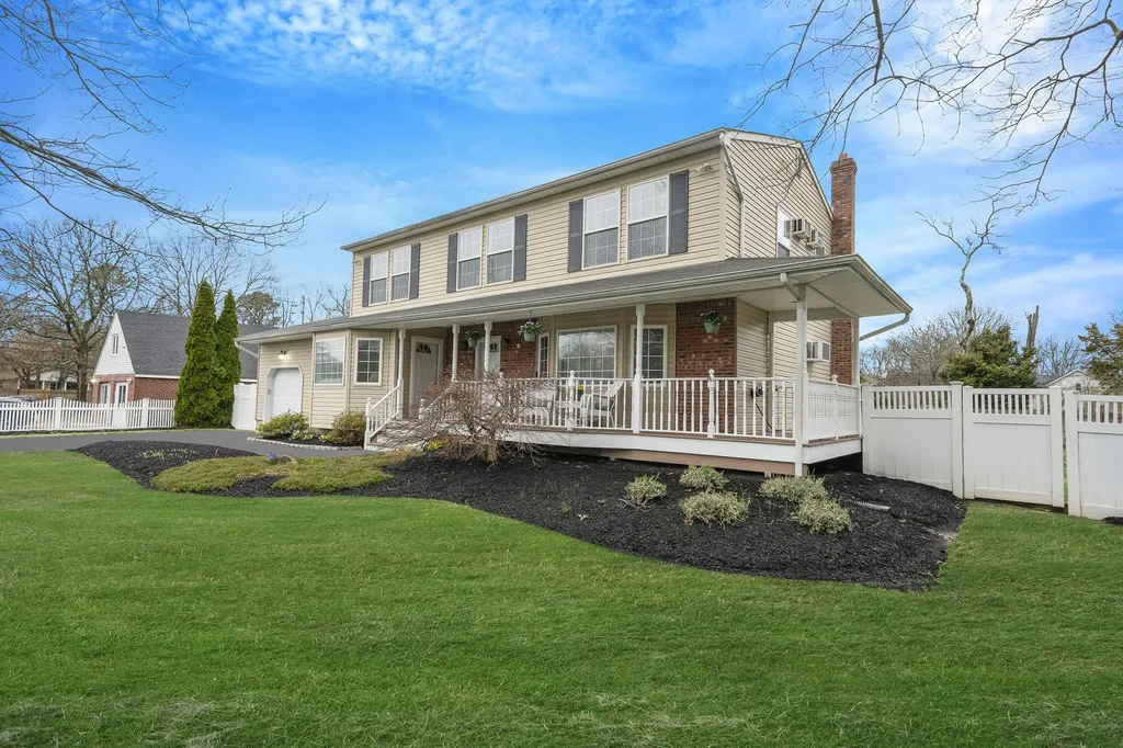 9 Jeanatta Avenue Mastic NY 11950