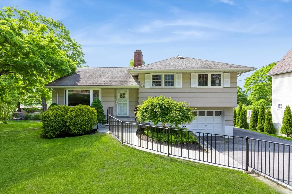 789 Warren Avenue Thornwood NY 10594