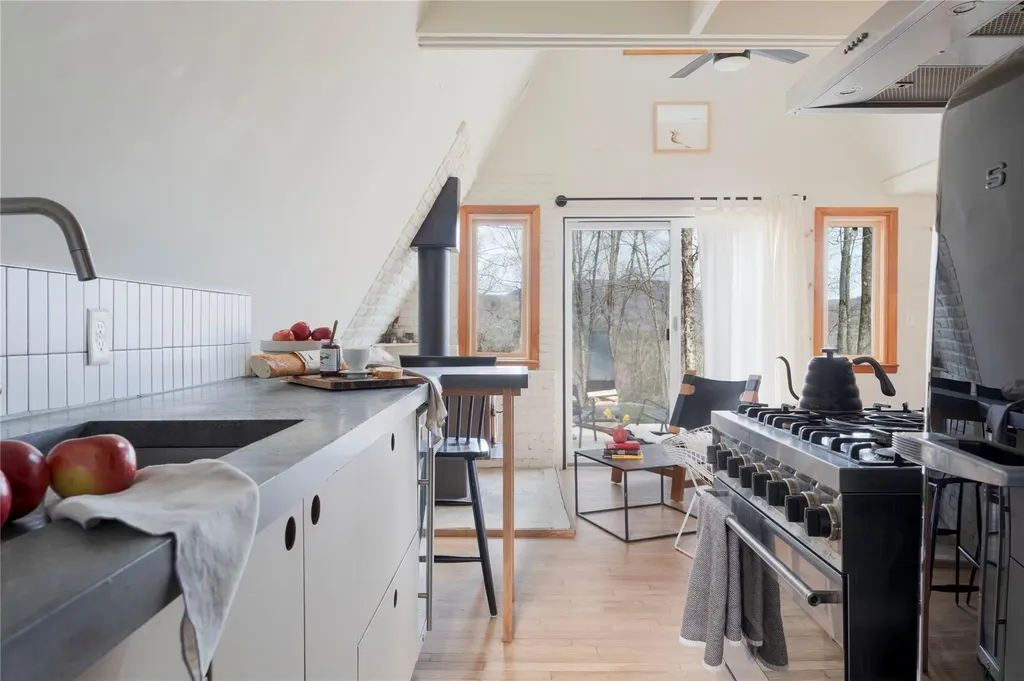 44 Smith Lane Grahamsville NY 12740