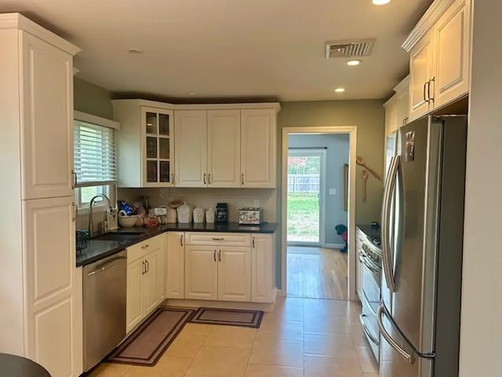 61 View Acre Drive Huntington NY 11743