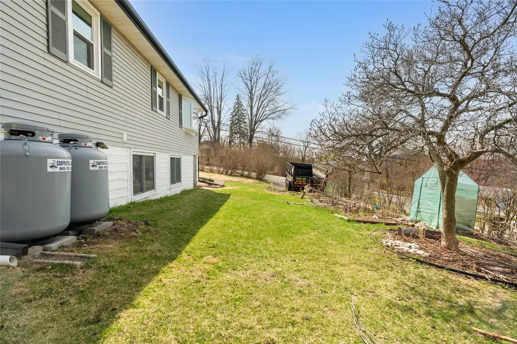 6 Edgewood Trail Monroe NY 10950