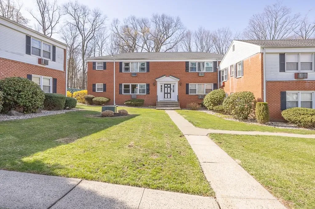 15 Revere Court Suffern NY 10901