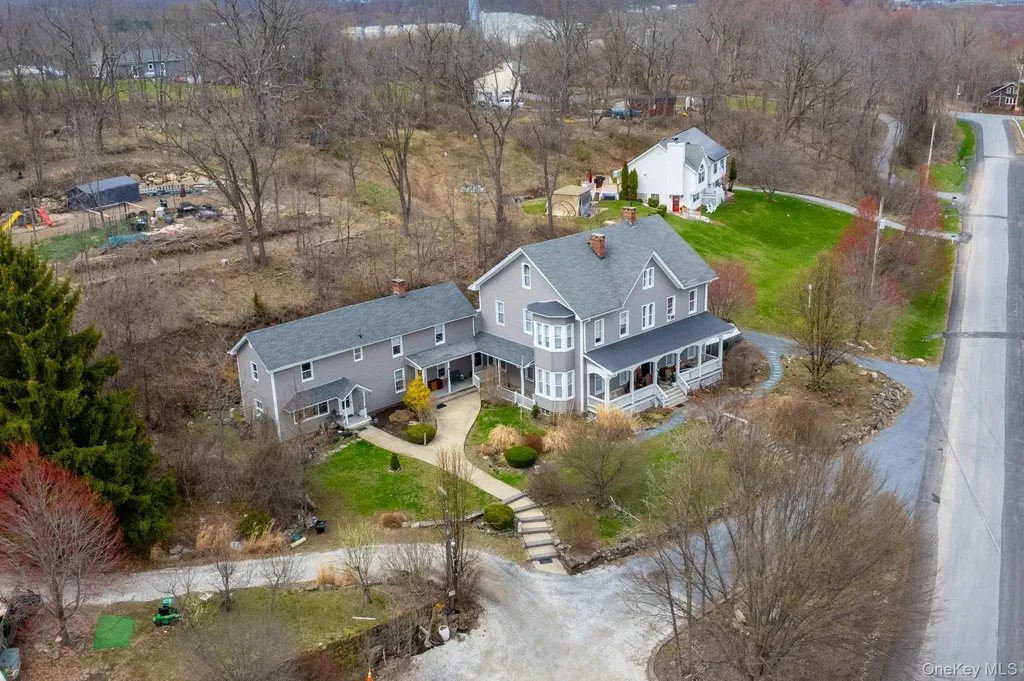 97 Deblock Road New Hampton NY 10958