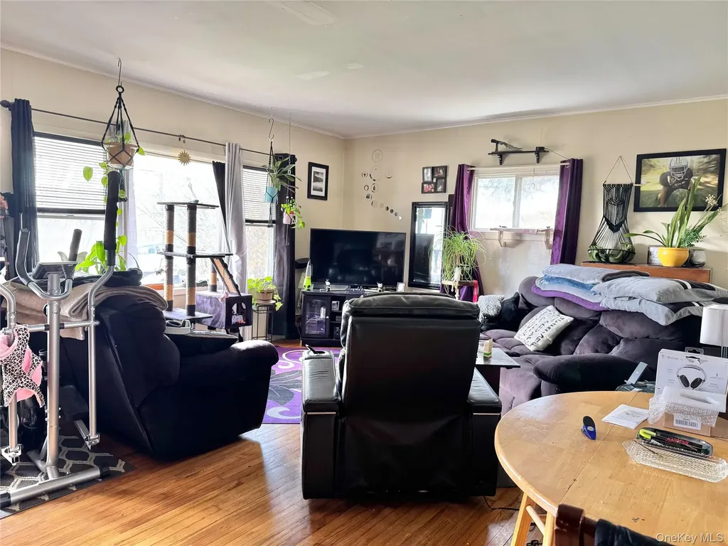 97 Deblock Road New Hampton NY 10958