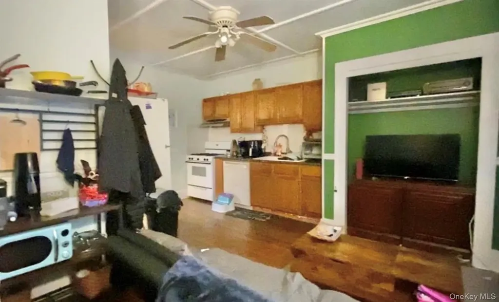 97 Deblock Road New Hampton NY 10958