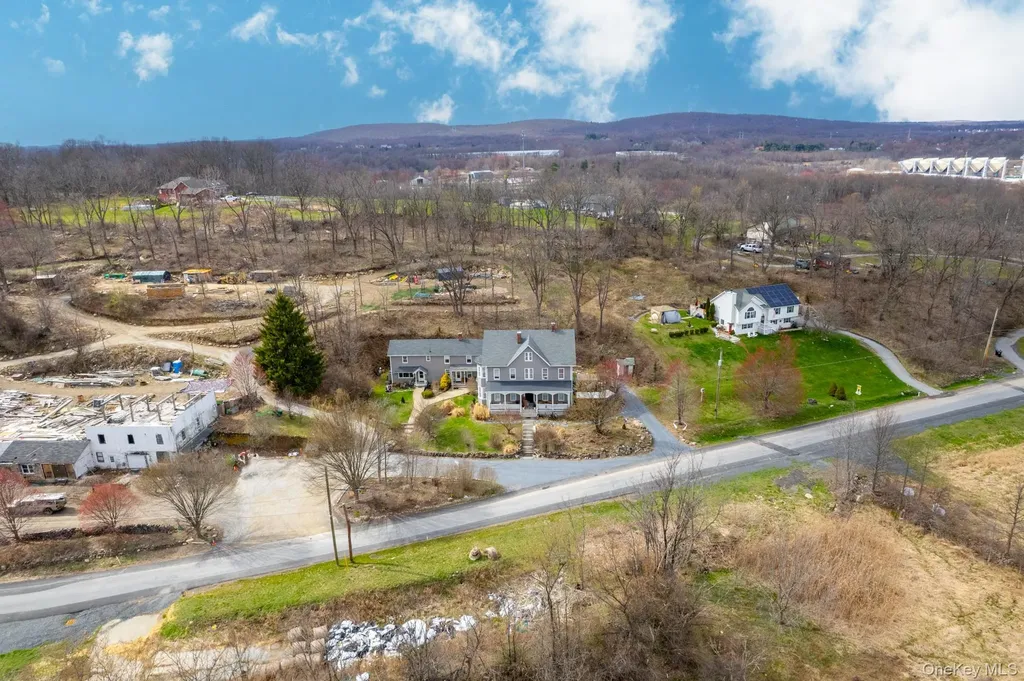 97 Deblock Road New Hampton NY 10958