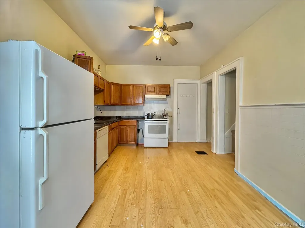 97 Deblock Road New Hampton NY 10958