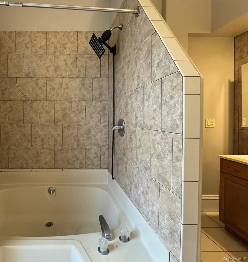 97 Deblock Road New Hampton NY 10958