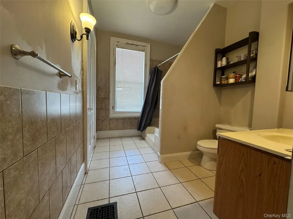 97 Deblock Road New Hampton NY 10958