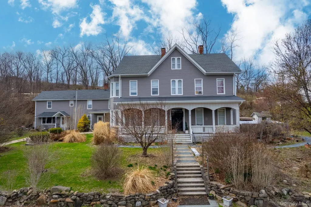97 Deblock Road New Hampton NY 10958