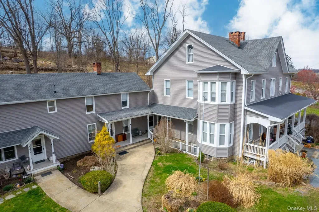 97 Deblock Road New Hampton NY 10958