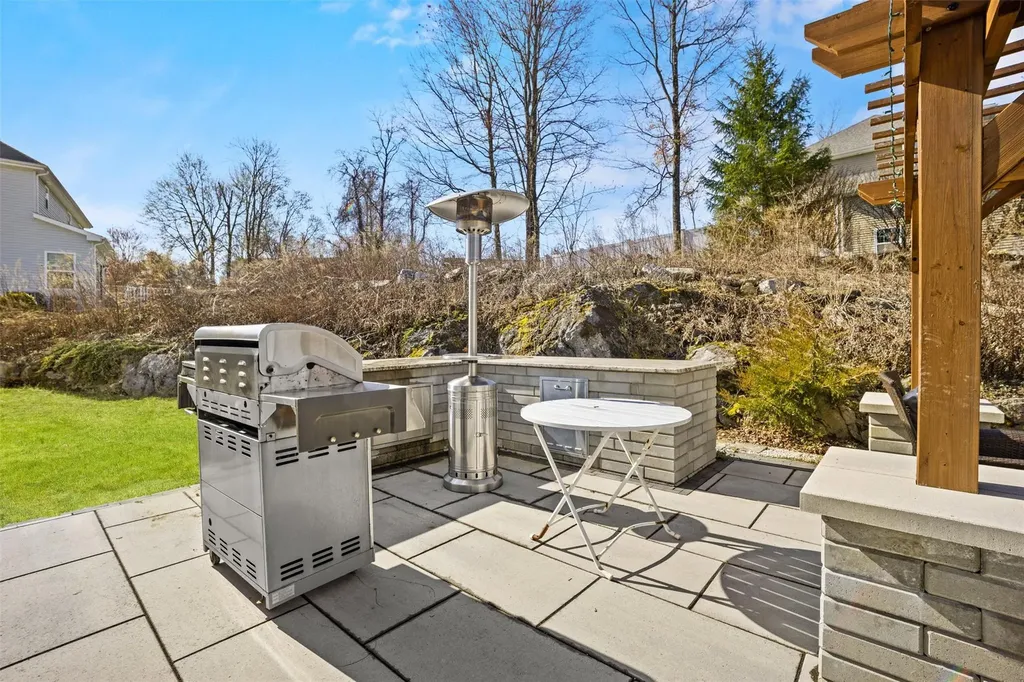 19 Arcadian Place Fishkill NY 12524
