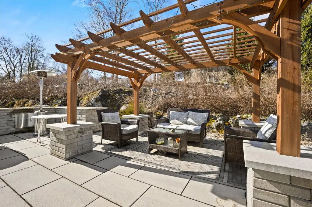 19 Arcadian Place Fishkill NY 12524
