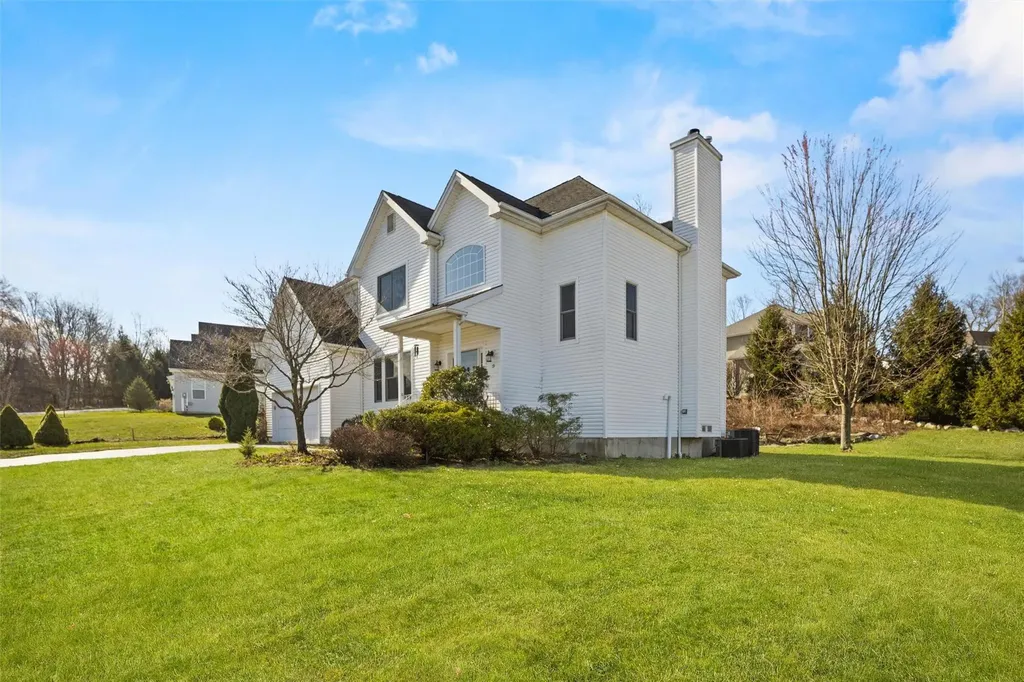 19 Arcadian Place Fishkill NY 12524