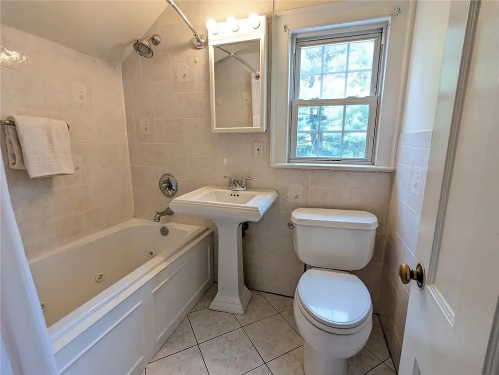 331 327 Route 100 Somers NY 10589