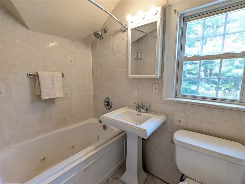 331 327 Route 100 Somers NY 10589