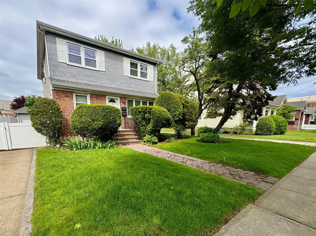 49 E Hawthorne Avenue Valley Stream NY 11580