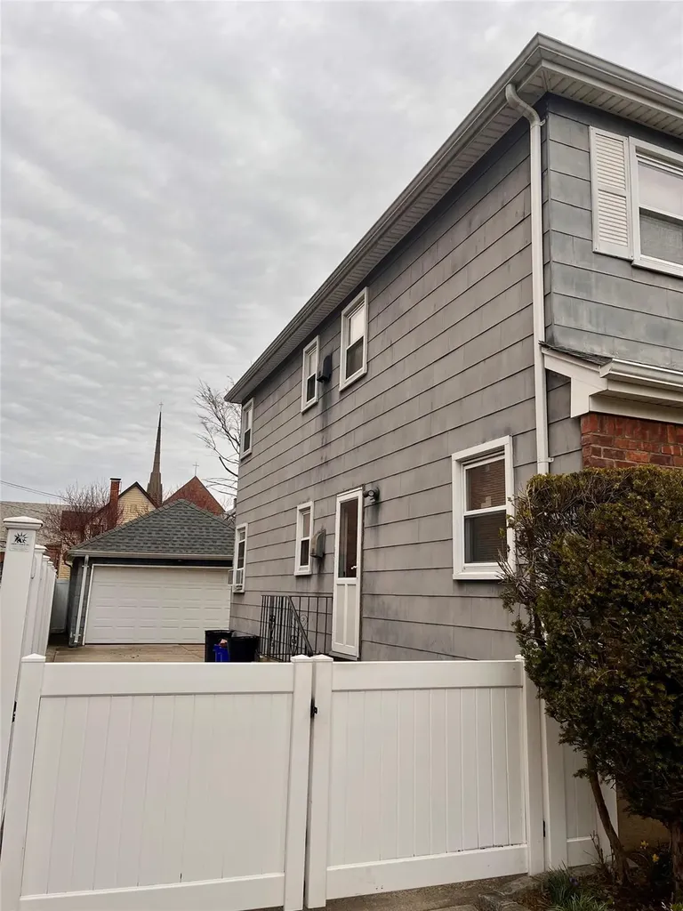 49 E Hawthorne Avenue Valley Stream NY 11580