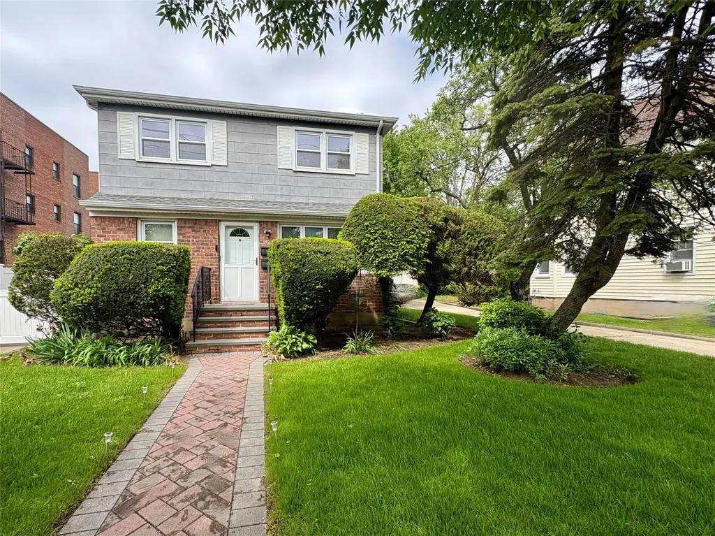 49 E Hawthorne Avenue Valley Stream NY 11580