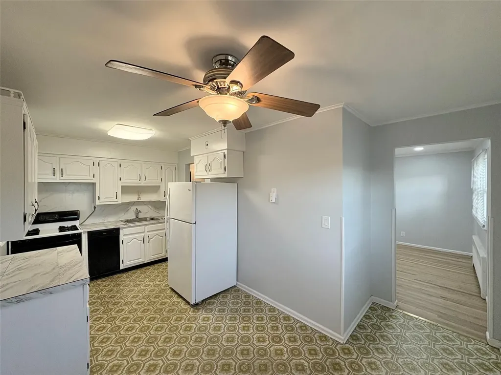 49 E Hawthorne Avenue Valley Stream NY 11580