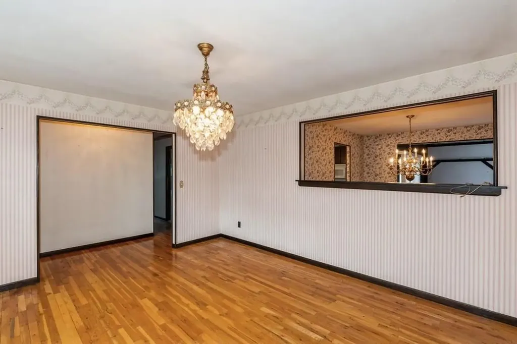 10 Anne Drive Selden NY 11784