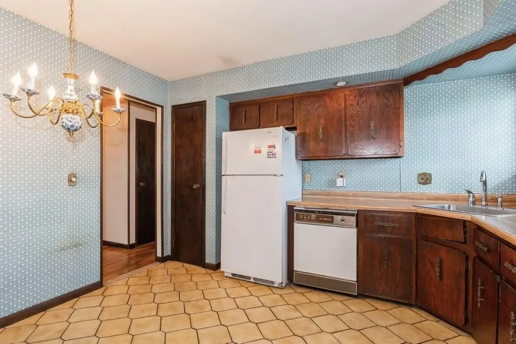 10 Anne Drive Selden NY 11784