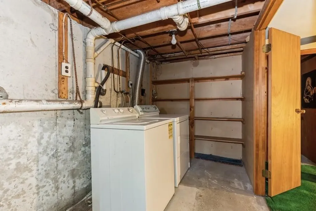 10 Anne Drive Selden NY 11784