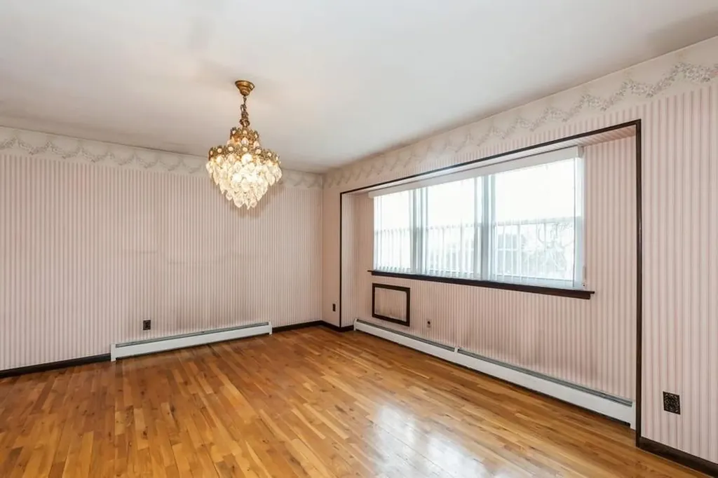 10 Anne Drive Selden NY 11784